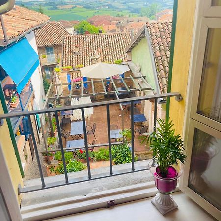 La Gialla Di Via Silvano 12 Monforte dʼAlba Kültér fotó